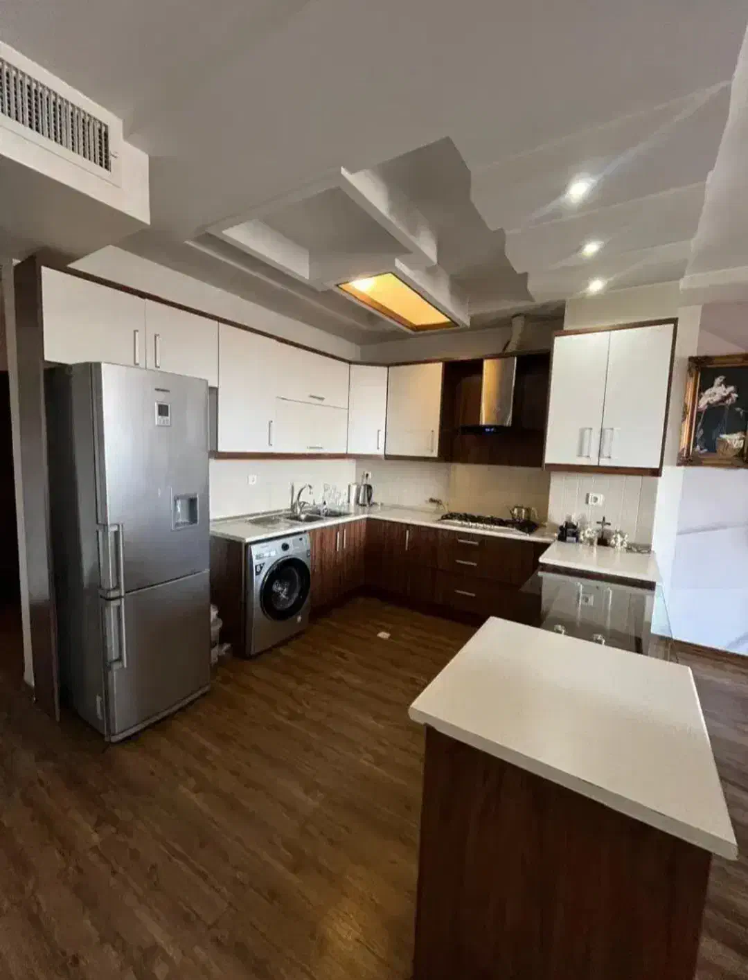 92متری/2 خواب/فول/تاپ لوکیشن/خوش نقشه