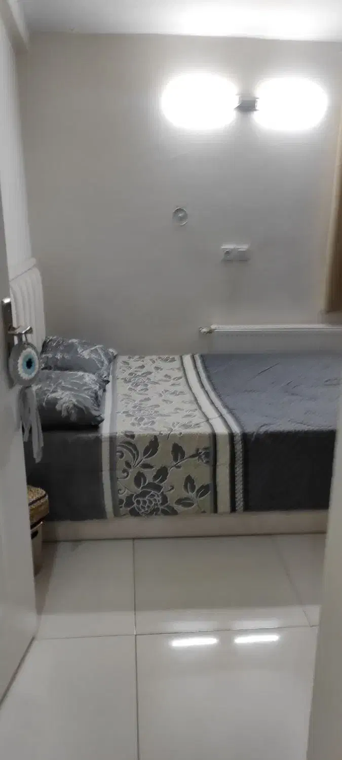 یک واحد آپارتمان ۴ واحدی ۲۰۰ متر حیاط مشاع|فروش خانه و ویلا|رباط‌کریم, پرندک|دیوار