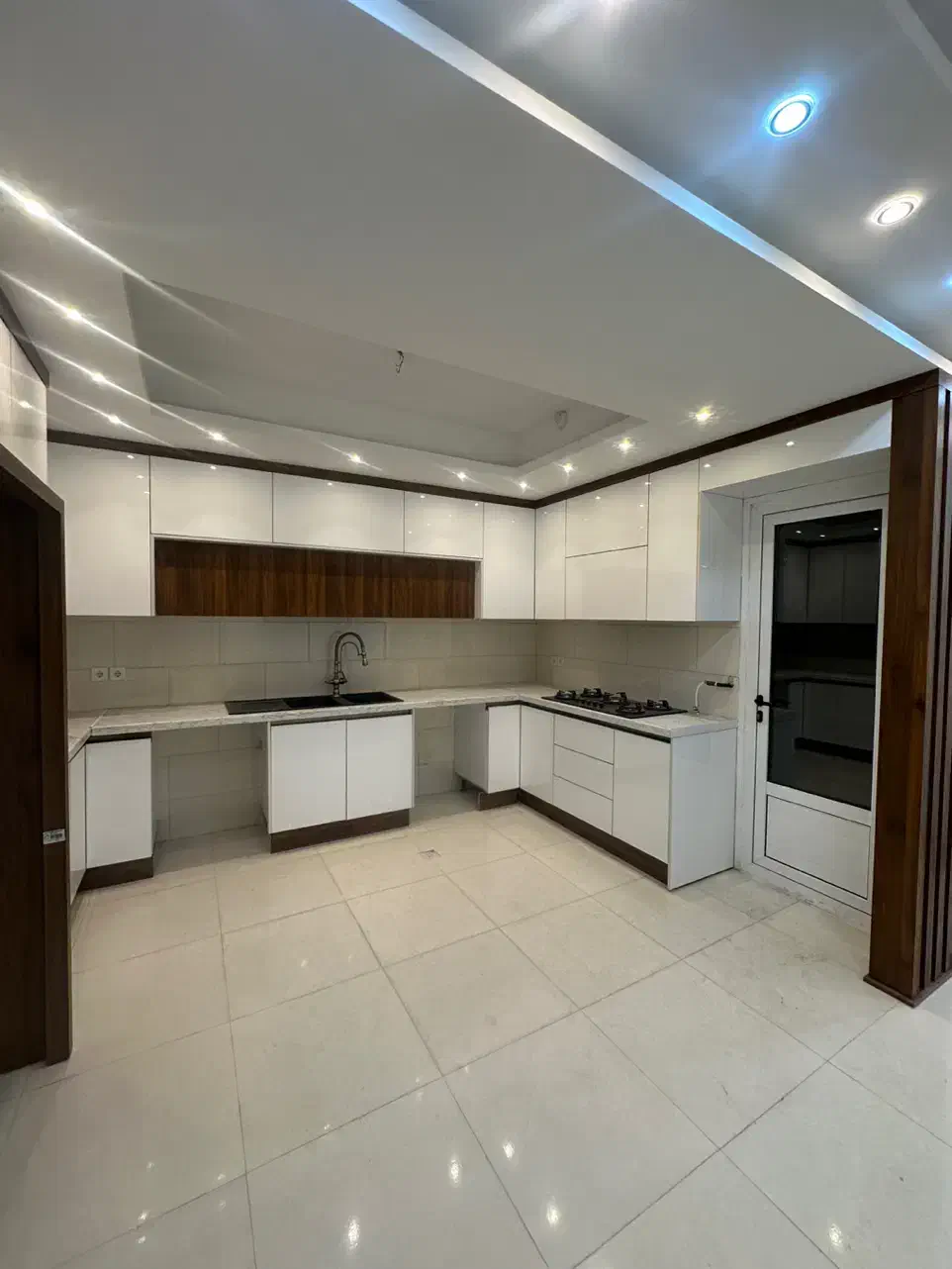 اپارتمان/۱۰۵ متری/بلوار امام رضا|فروش آپارتمان|کاشان, فاز ۲ ناجی آباد|دیوار