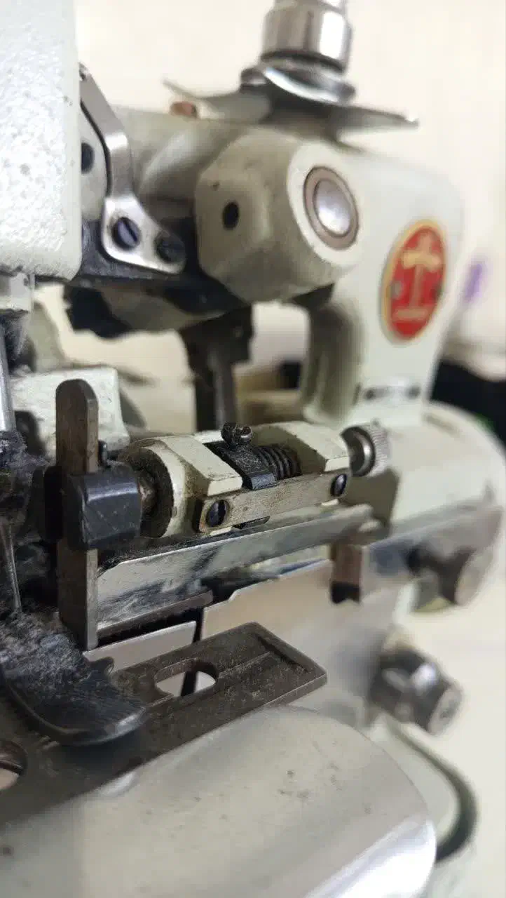 سردوز سه نخ کاملا سالم ۵۲۰۰۰۰۰تومن|چرخ خیاطی و ریسندگی|سبزوار, توحیدشهر|دیوار