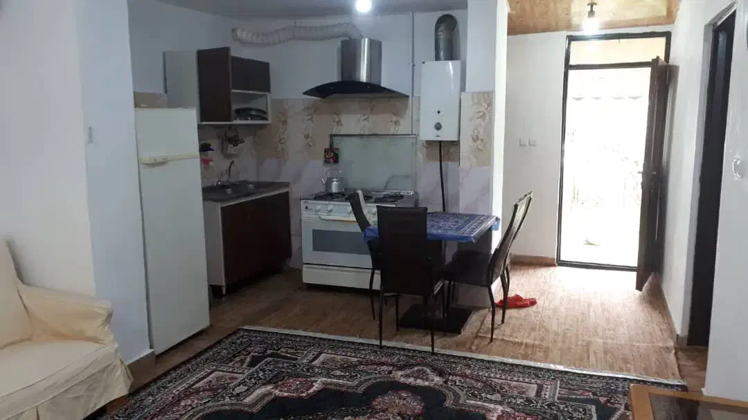 تخت یک نفره و میز ناهار خوری و مبل پنج نفر|مبلمان خانگی و میز عسلی|تهران, شهرک پاسداران|دیوار