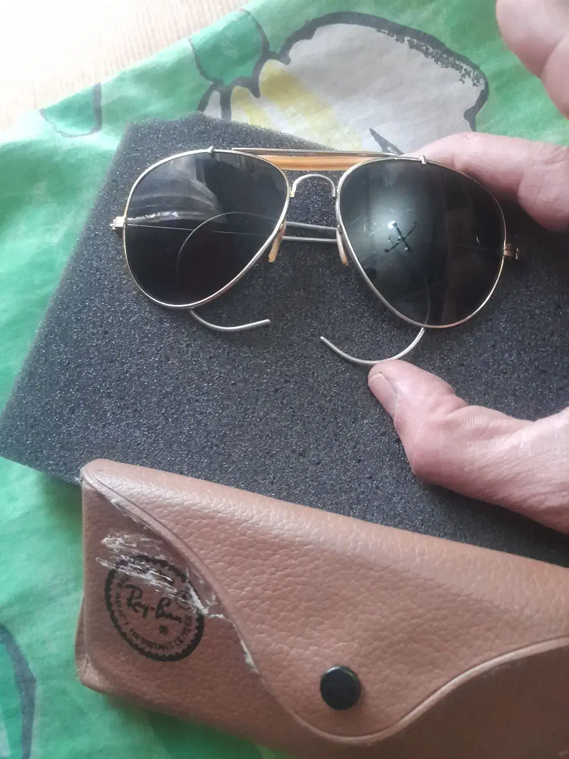 عینک خلبانی ریبون دسته فلز فنری عطیقه|زیورآلات و اکسسوری|تهران, شیخ هادی|دیوار