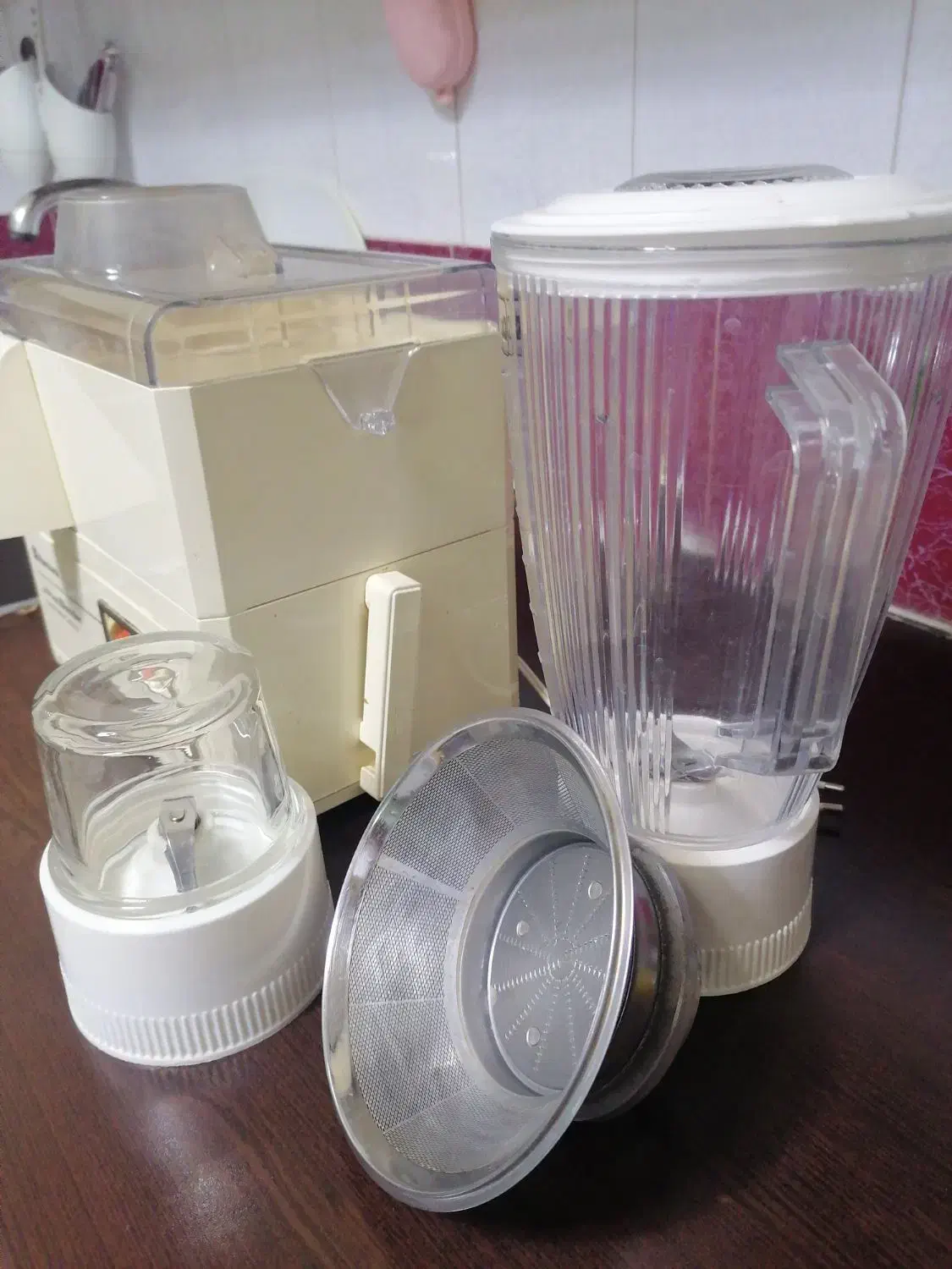 آبمیوه گیری سه کاره|آبمیوه‌گیر و آب‌مرکبات‌گیر|قم, نیروگاه|دیوار