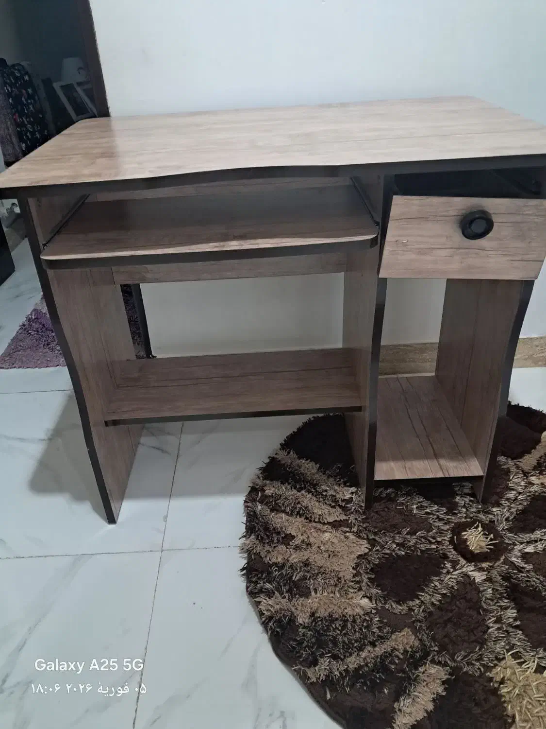 میز|میز تحریر و کامپیوتر|رشت, آزادگان|دیوار