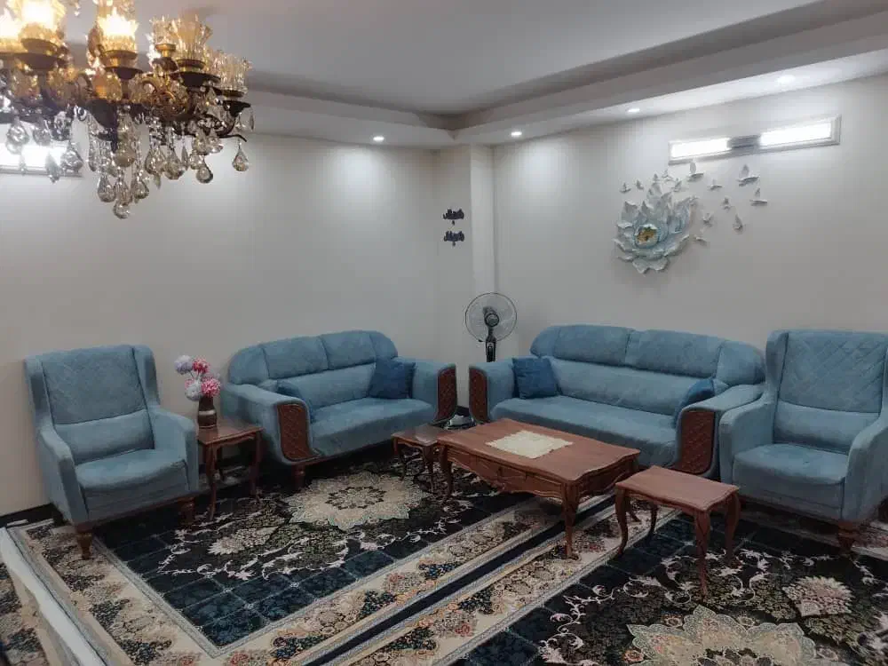 چستر ۷ نفره با ۴ عدد میز عسلی|مبلمان خانگی و میز عسلی|تهران, مطهری|دیوار