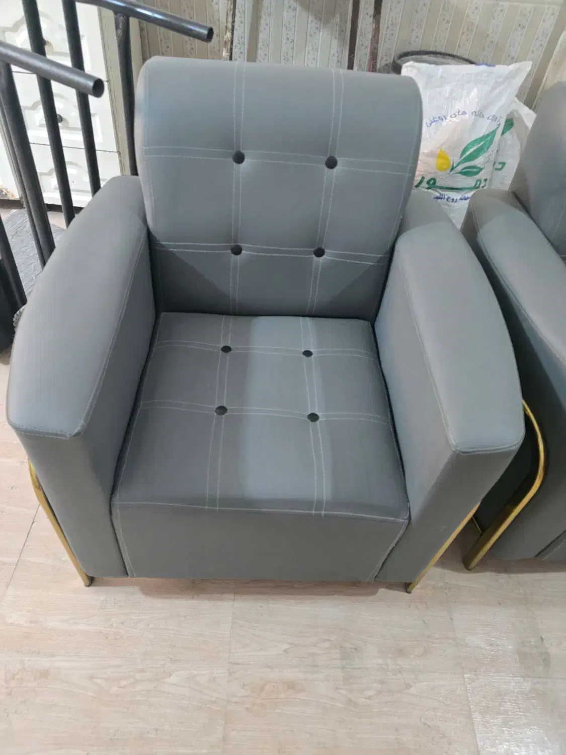 مبل تک نفره راحتی|مبلمان خانگی و میز عسلی|باقرشهر, |دیوار