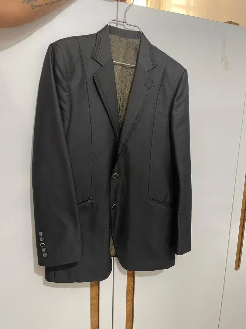 کت وشلوار مردانه|لباس|شیراز, محراب|دیوار