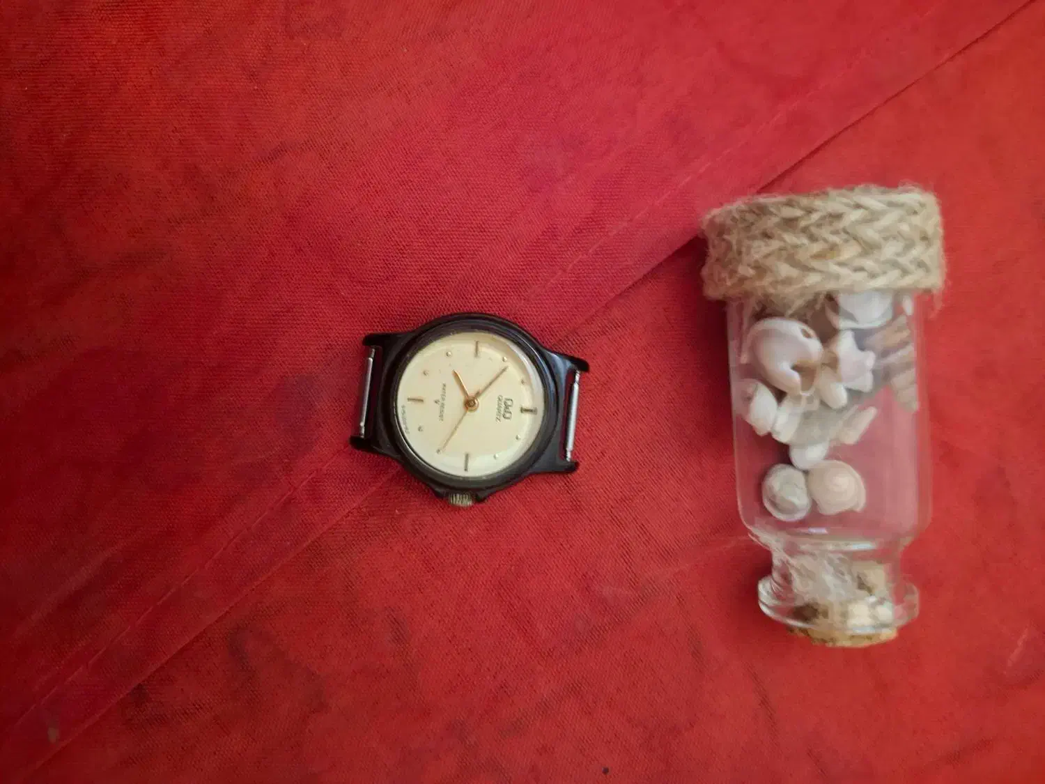 تعدادی ساعت مچی زنانه قدیمی جهت علاقمندان|ساعت|شیراز, باغ تخت|دیوار