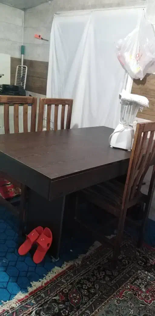 فوری میز نهارخوری تمیز چهار نفره ۳ عدد صندلی|میز و صندلی غذاخوری|خرم‌آباد (تنکابن), |دیوار