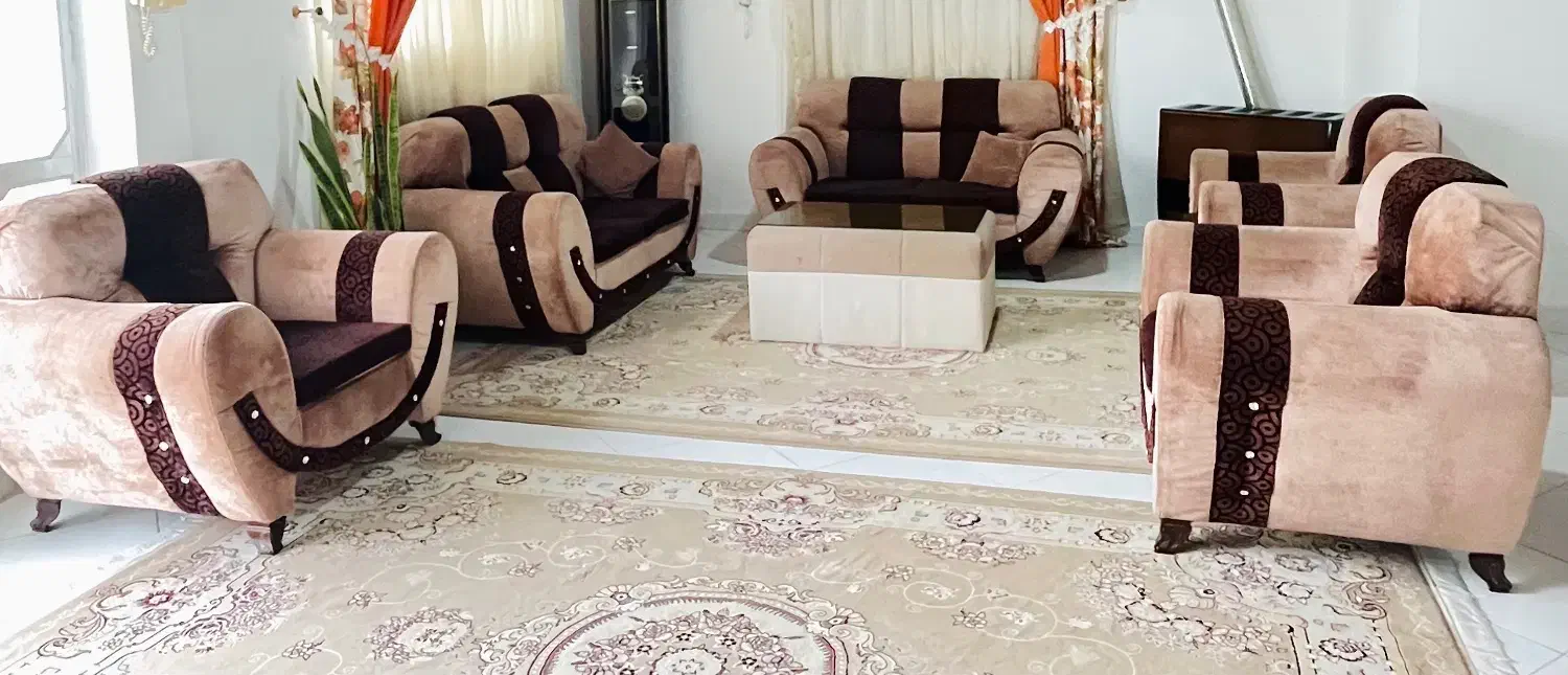 فروش فوری مبل جلو مبلی میز نهارخوری ۴نفره ۲عدد فرش|میز و صندلی غذاخوری|بندر انزلی, معلم|دیوار