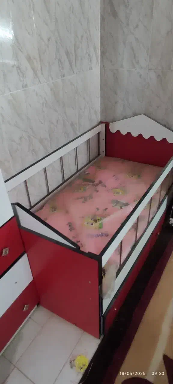 سرویس خواب کودک کاملا نو|تخت و سرویس خواب|آران و بیدگل, |دیوار