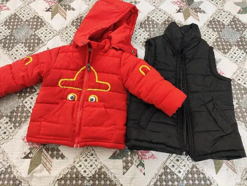 تعدادی لباس بچگانه|کفش و لباس بچه|قم, سعادتی|دیوار