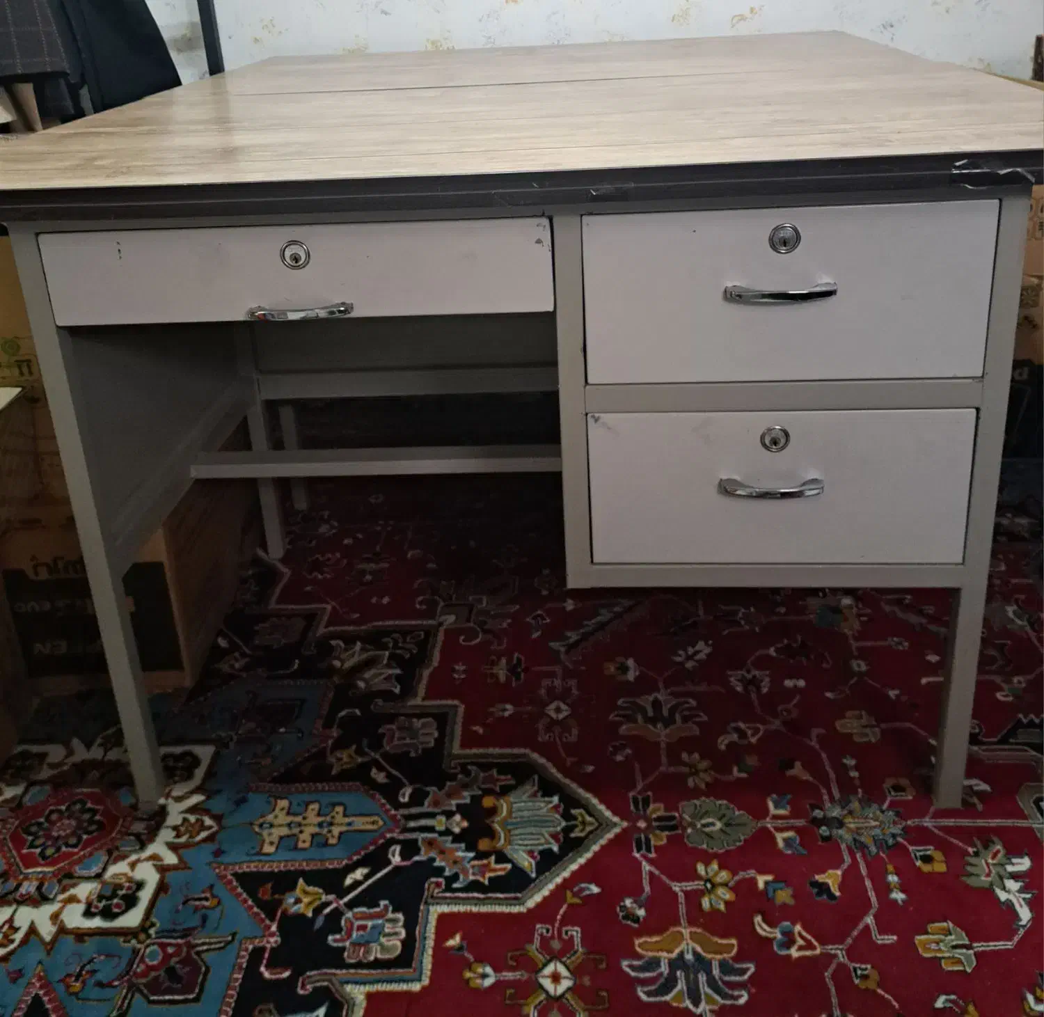 میز روکش mdf فلزی سه کشو|میز تحریر و کامپیوتر|کازرون, |دیوار