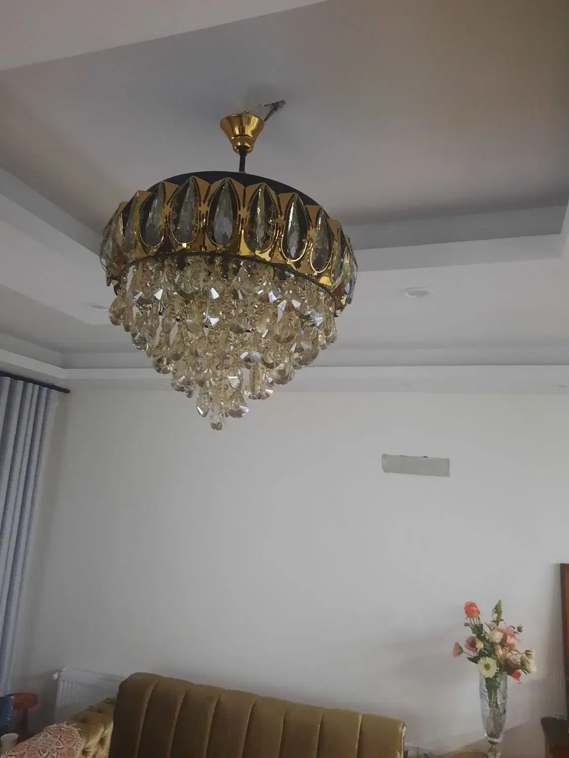 لوستر کریستالی سقفی نو|لوستر و چراغ آویز|کرج, شهرک ظفر|دیوار