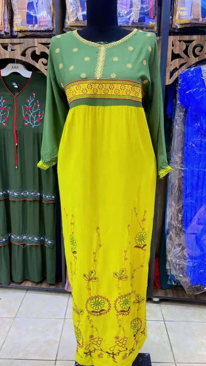 اجناس وارداتی آرمان|لباس|اصفهان, کوی گلزار|دیوار