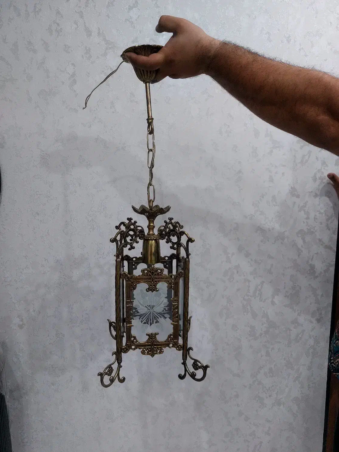 لوستر برنز|لوستر و چراغ آویز|قدس, شهرقدس|دیوار