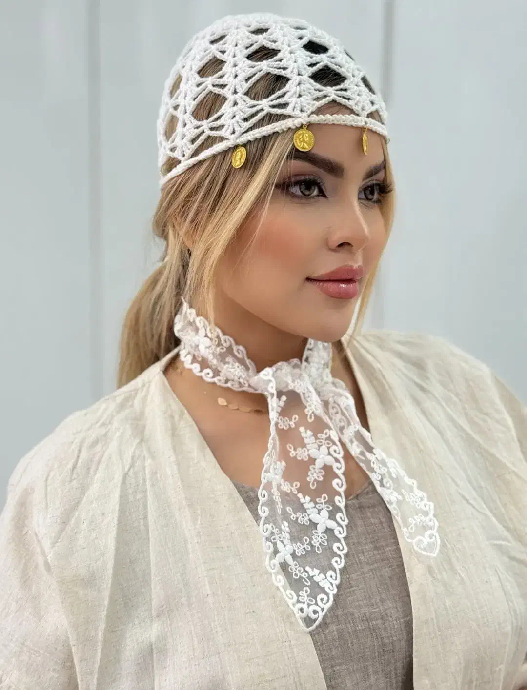 کلاه|لباس|قم, باغ شریفی|دیوار