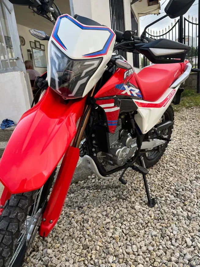 فلاتXr 250|موتورسیکلت|پره‌سر, |دیوار