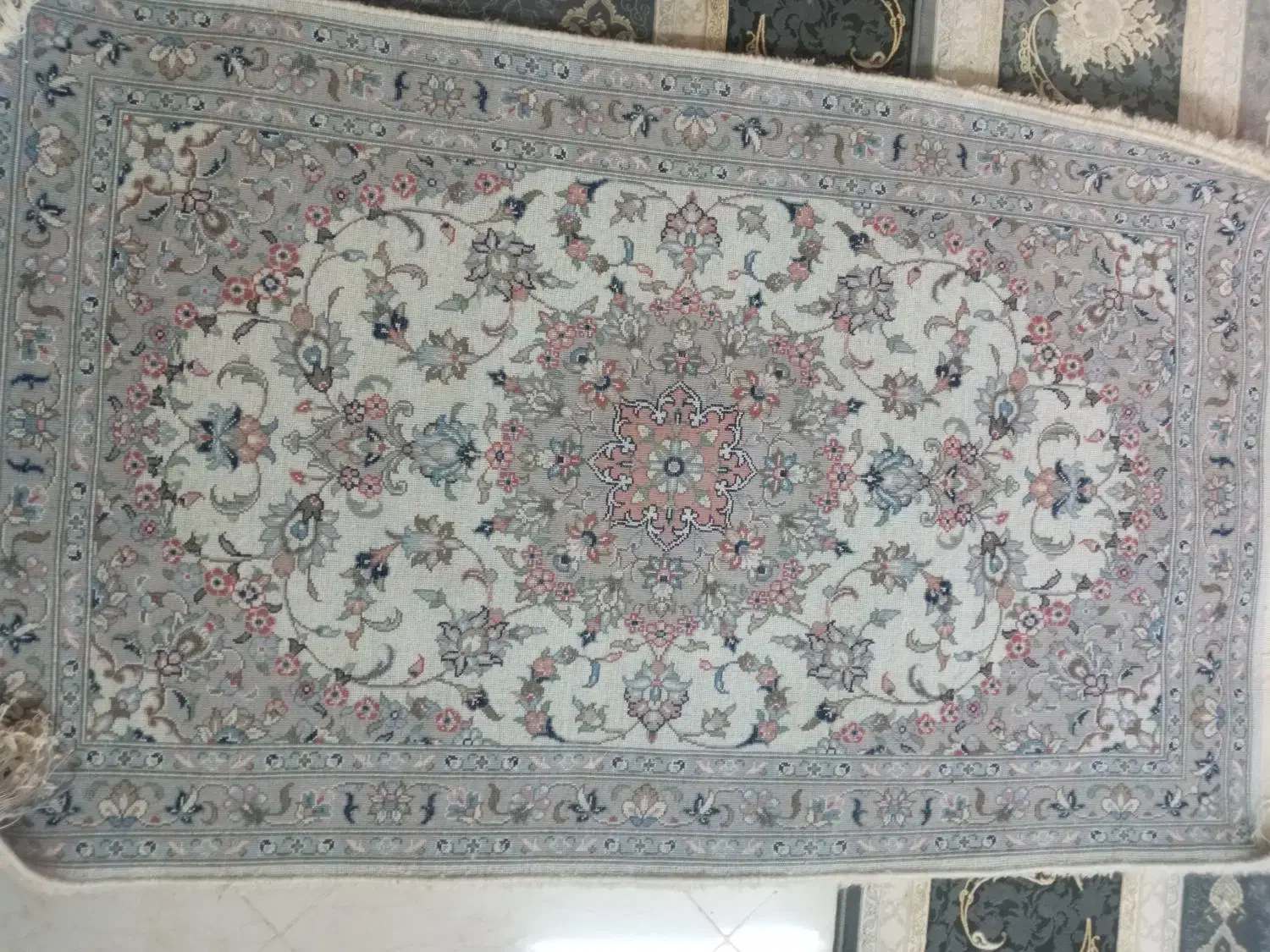 قالی دستباف ۴نشونی|فرش|یزد, |دیوار