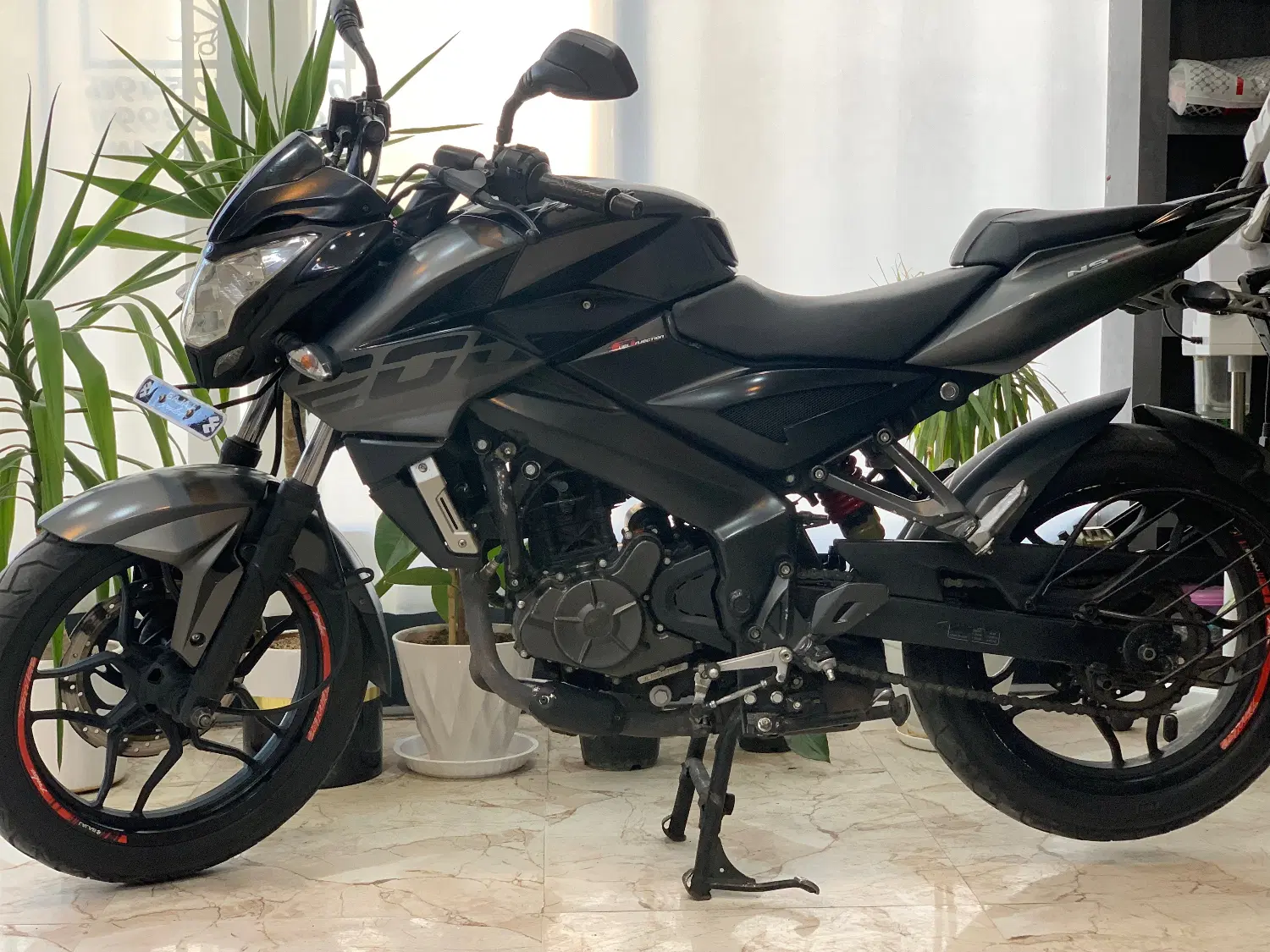 موتور ns200|موتورسیکلت|کاشان, زیارتی|دیوار