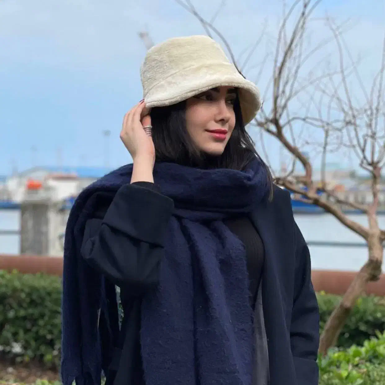 کلاه باکت تدی|لباس|شیروان (خراسان), |دیوار