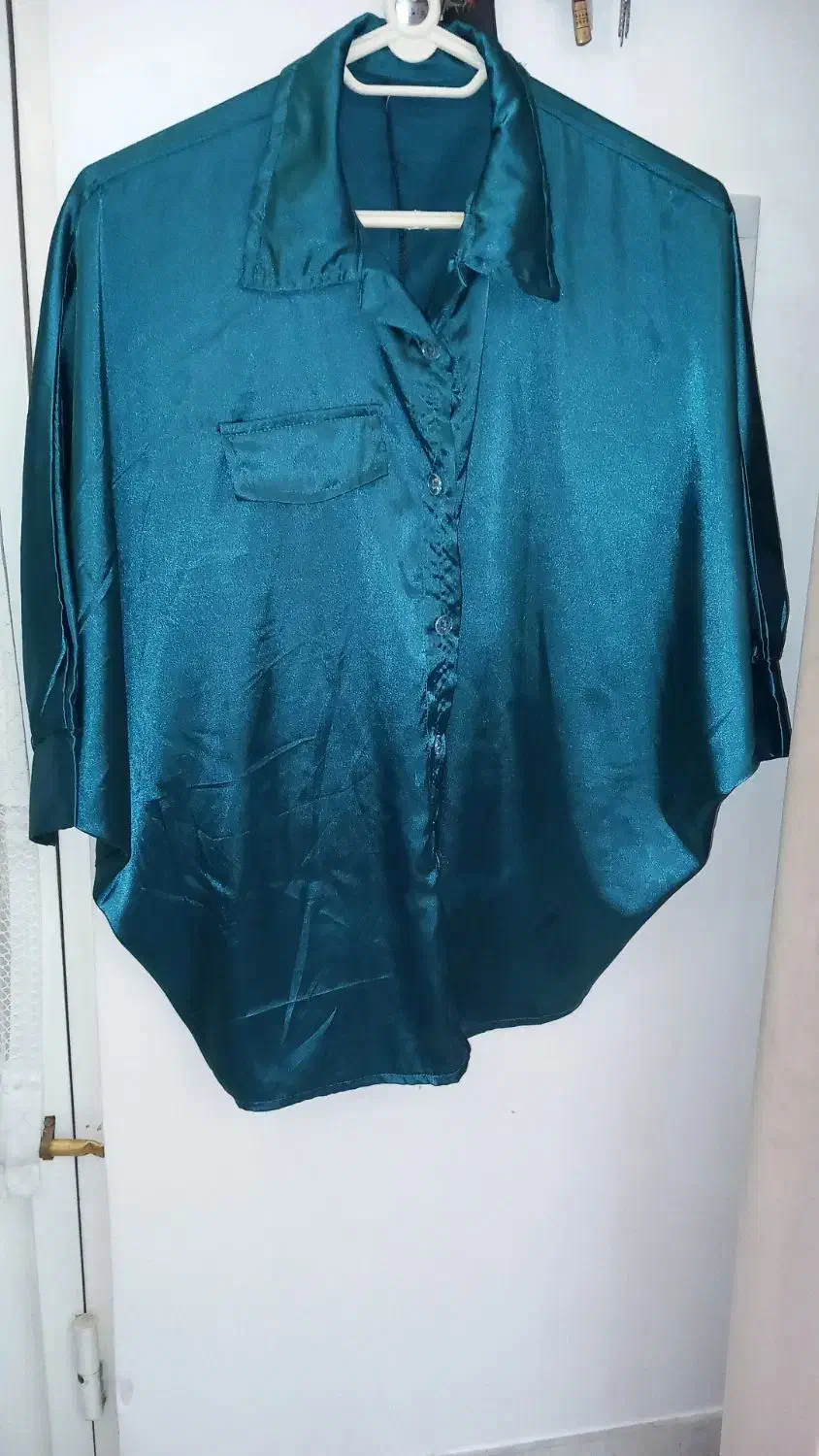 شومیز|لباس|میانه, |دیوار