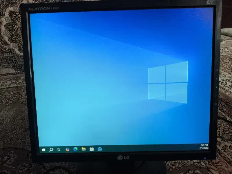 مانیتور LG|قطعات و لوازم جانبی رایانه|اسلام‌شهر, شهرک طالقانی|دیوار