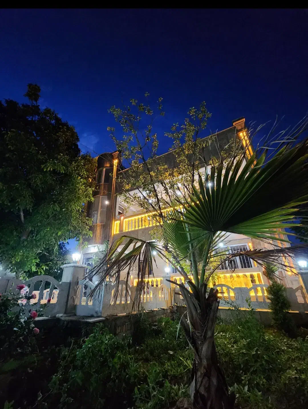 فروشی فروشی این باغ ویلای باتمام امکانت رفاهی|فروش خانه و ویلا|مرند, |دیوار