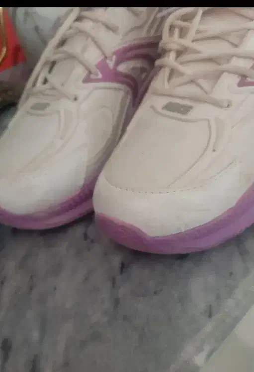 کتونی اسپرت اصل|کیف، کفش، کمربند|خرم‌آباد, |دیوار