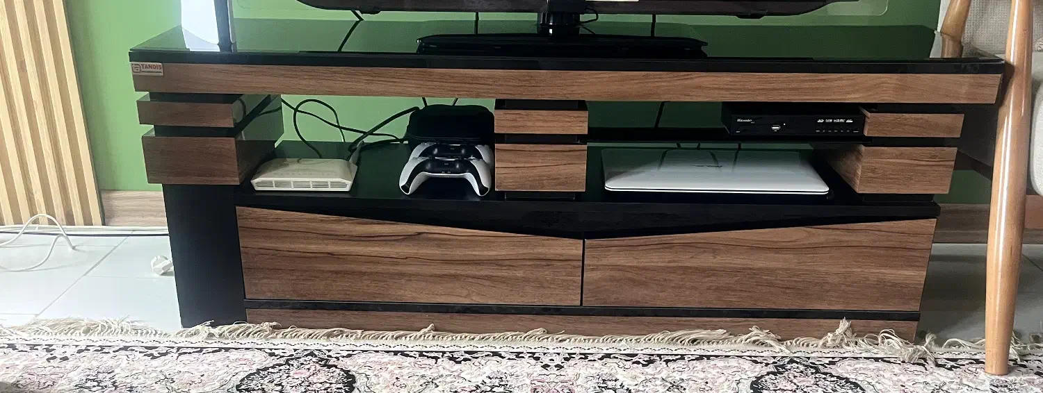 میز LCD و لوستر سقفی|میز تلویزیون|قائم‌شهر, |دیوار