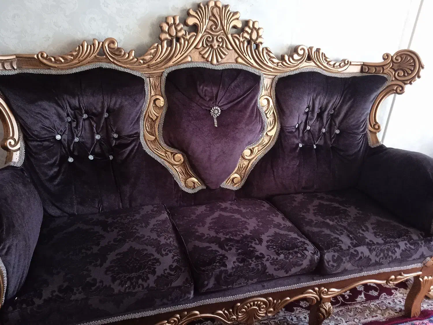 مبل سلطنتی در حد نو هست تخفیف هم داره|مبلمان خانگی و میز عسلی|همدان, |دیوار