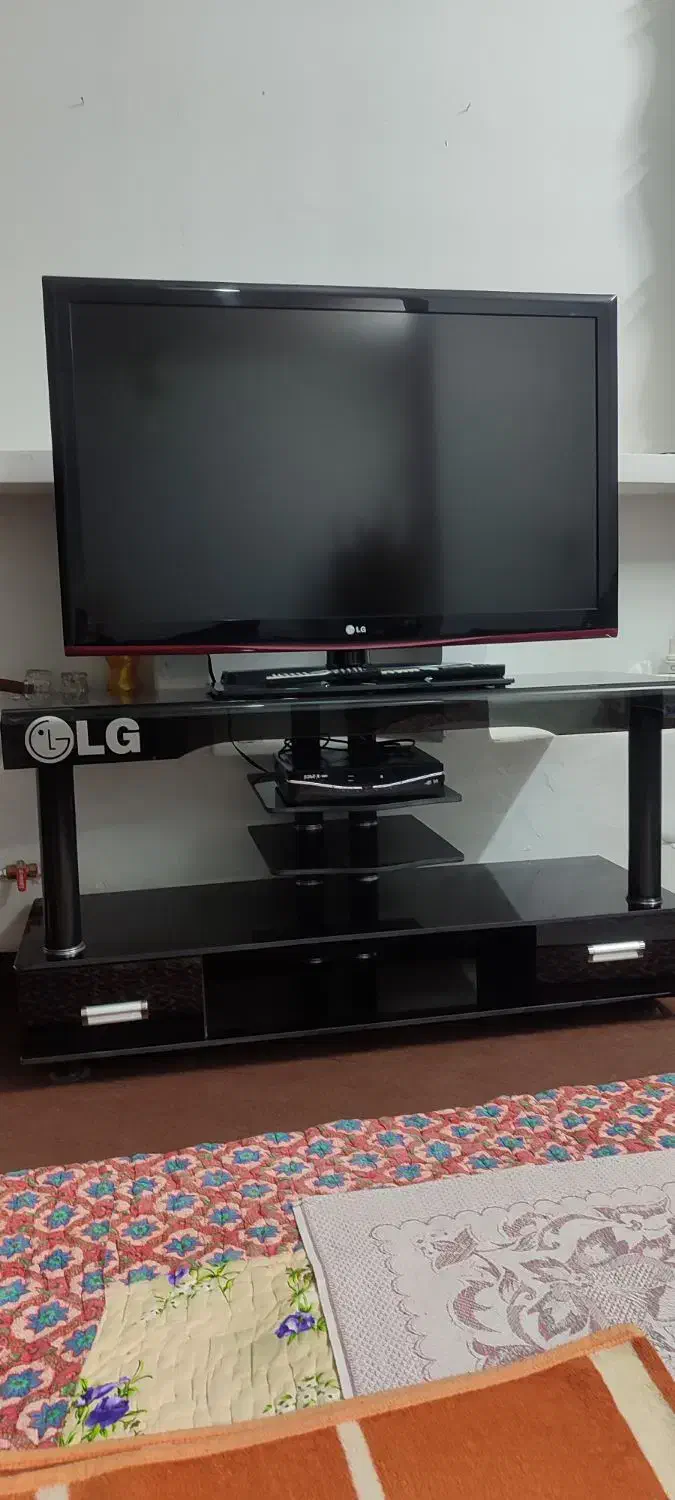 دوعدد تلویزیون|تلویزیون و پروژکتور|سرخه, |دیوار