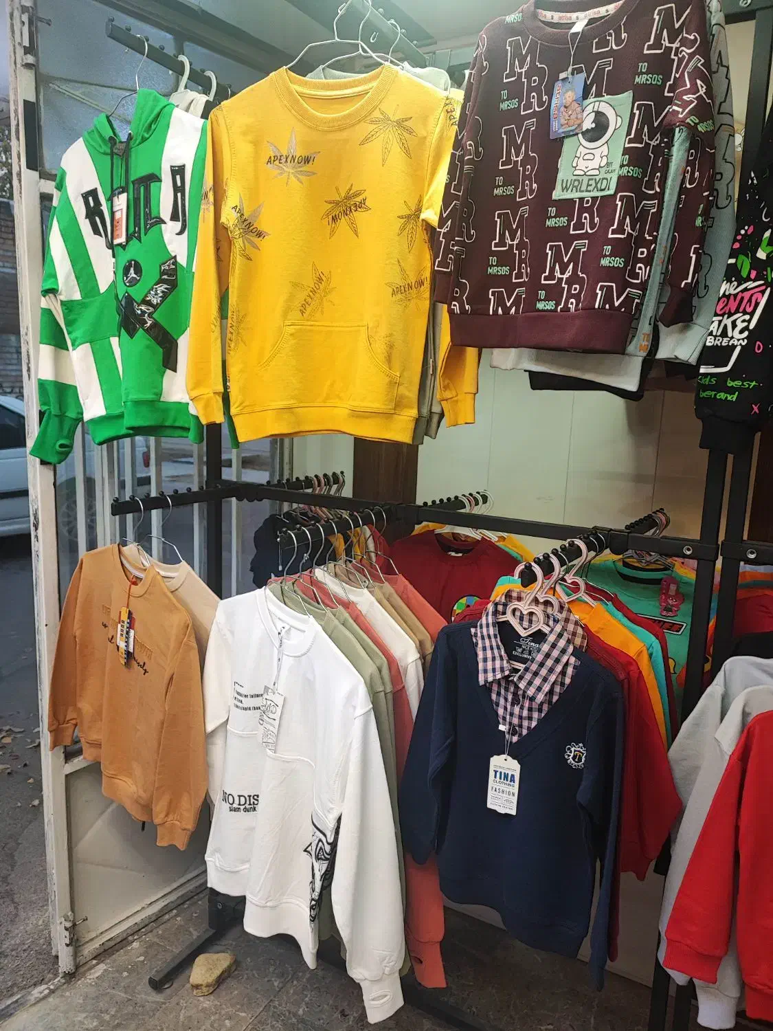 فروش پوشاک به قیمت عمده|لباس|بروجن, |دیوار