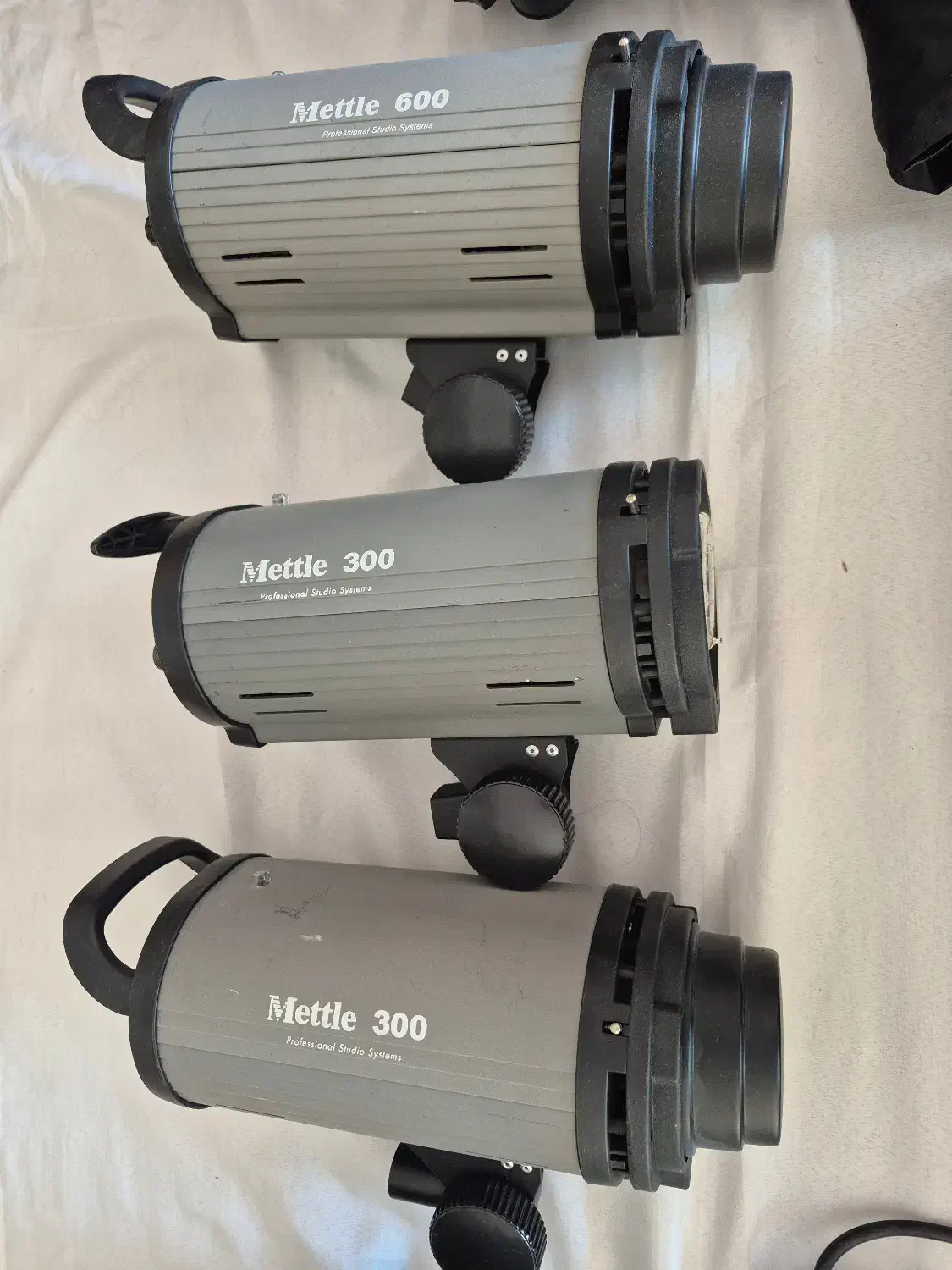 ست عکاسی|دوربین عکاسی و فیلم‌برداری|رباط‌کریم, رباط‌کریم|دیوار