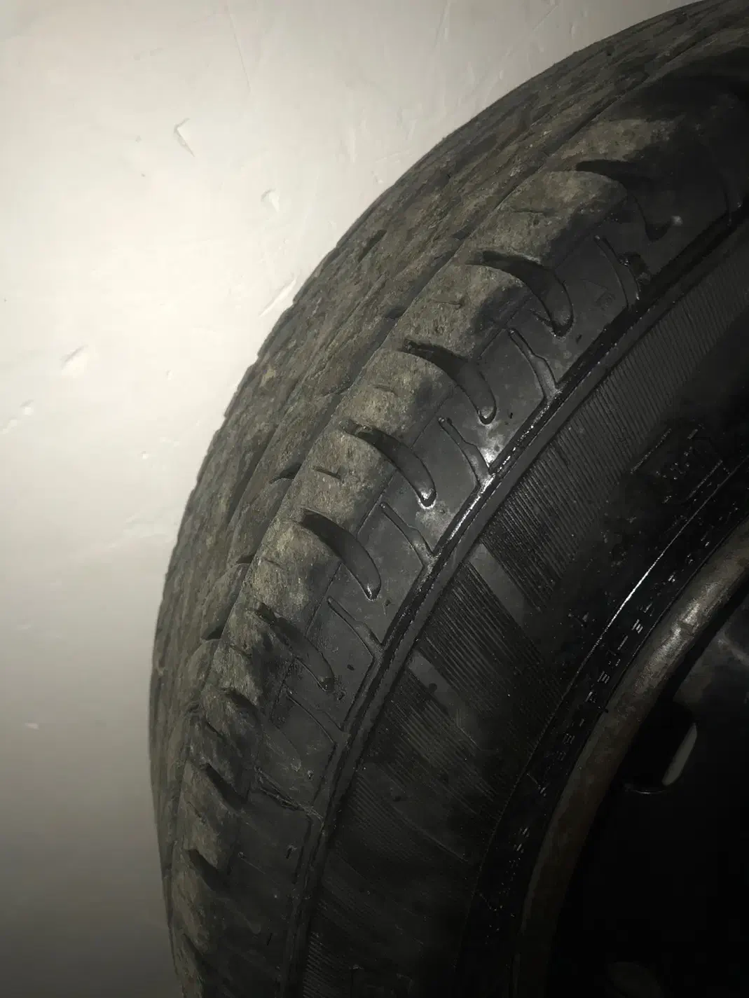 ۴ عدد رینگو لاستیک درحد نو،فقط۴/۵۰۰|قطعات یدکی و لوازم جانبی|رشت, پیرکلاچای|دیوار