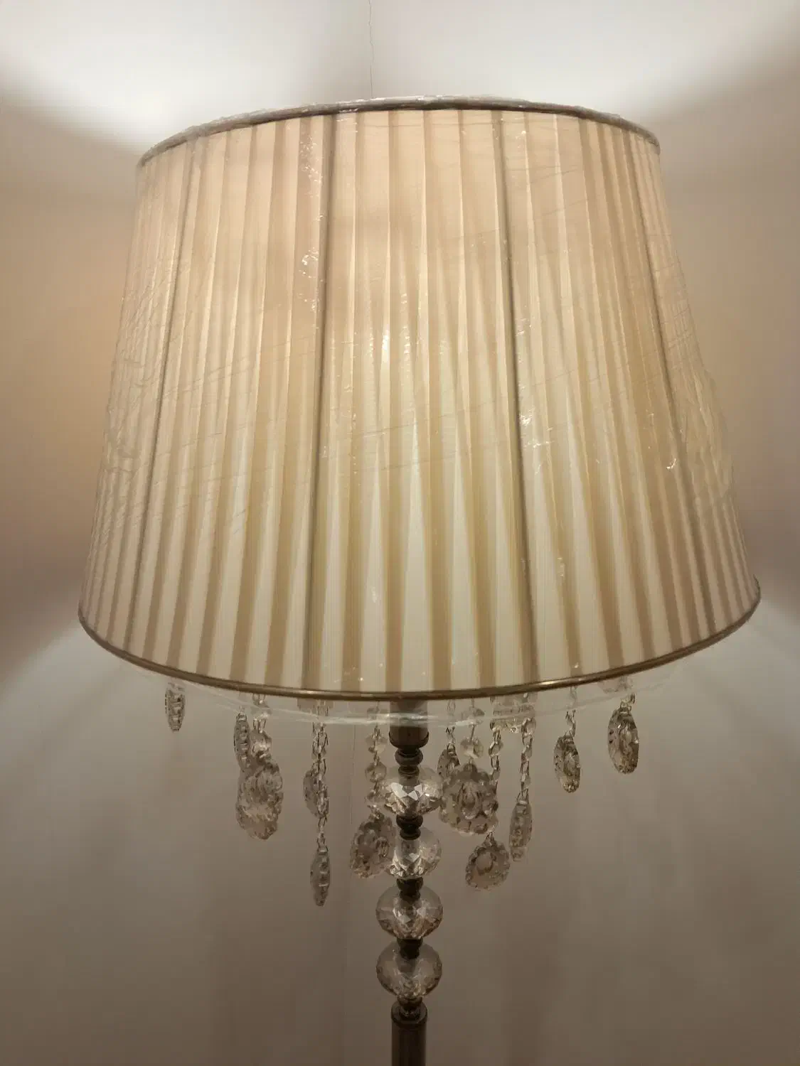 آباژور سالنی رنگ آنتیک|چراغ خواب و آباژور|تهران, جنتآباد مرکزی|دیوار