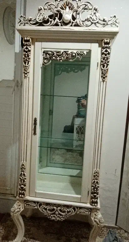 گنجه سفید|بوفه، ویترین، کنسول|مشهد, کوی ولیعصر|دیوار