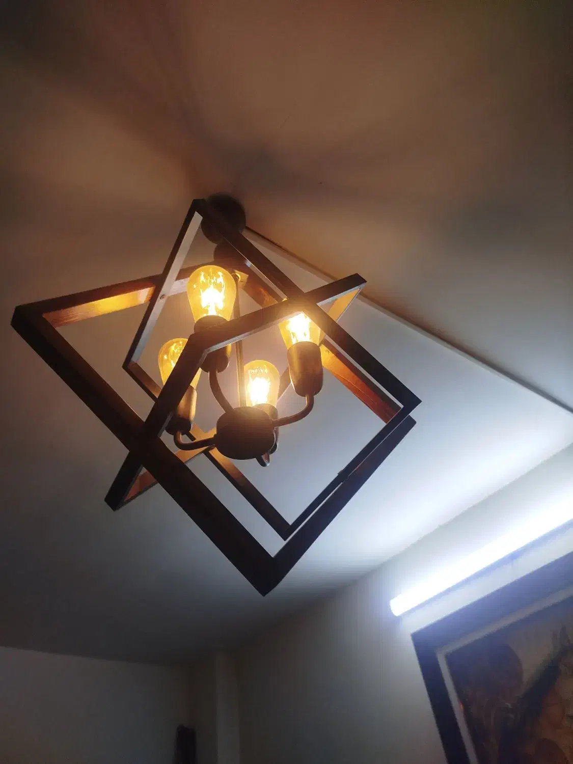 لوستر|لوستر و چراغ آویز|رباط‌کریم, رباط‌کریم|دیوار