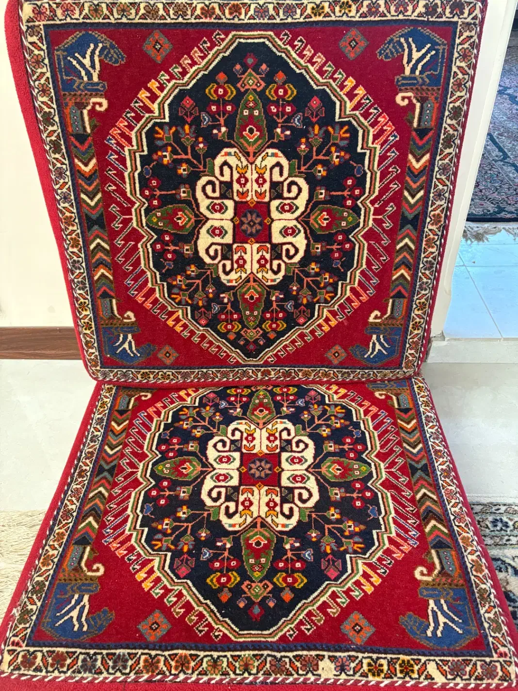 پشتی دستباف|پشتی|شیراز, قدوسی غربی|دیوار