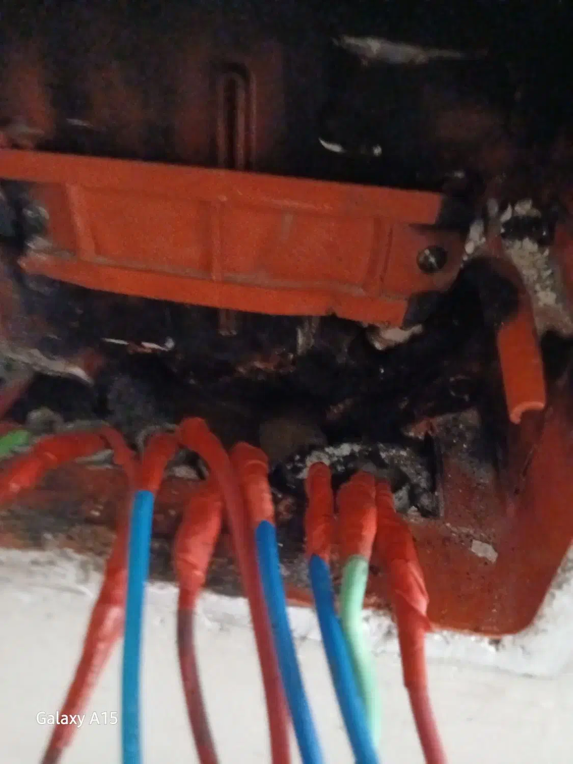 برقکار   رفع. اتصال  برق. و  تعمیرات.   ابشناسان|خدمات پیشه و مهارت|رباط‌کریم, مسکن مهر آبشناسان|دیوار