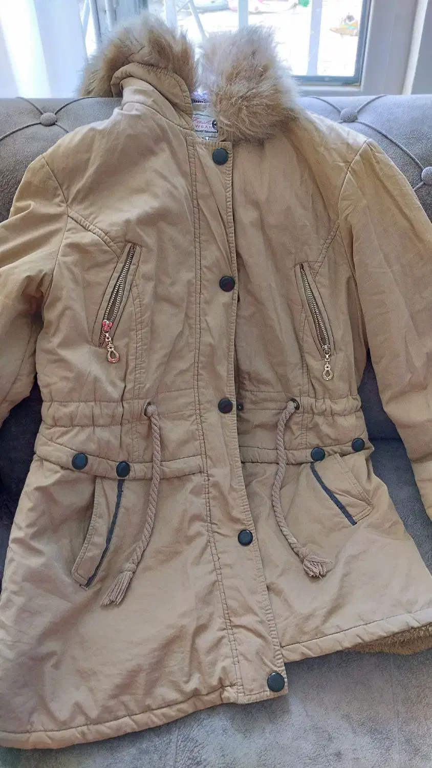 کاپشن|لباس|سبزوار, قلعه‌نو دهزار|دیوار