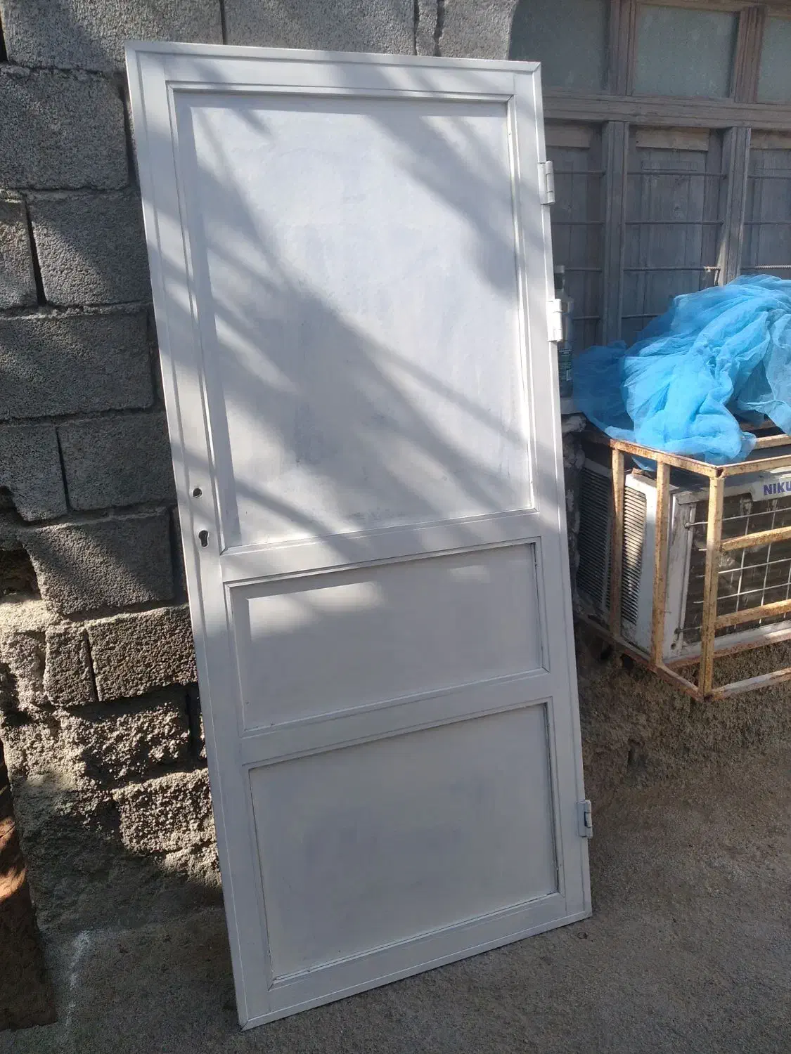 فروش فوری یک عدد درب آلومینیومی قیمت خوب|مصالح و تجهیزات ساختمان|چابهار, |دیوار