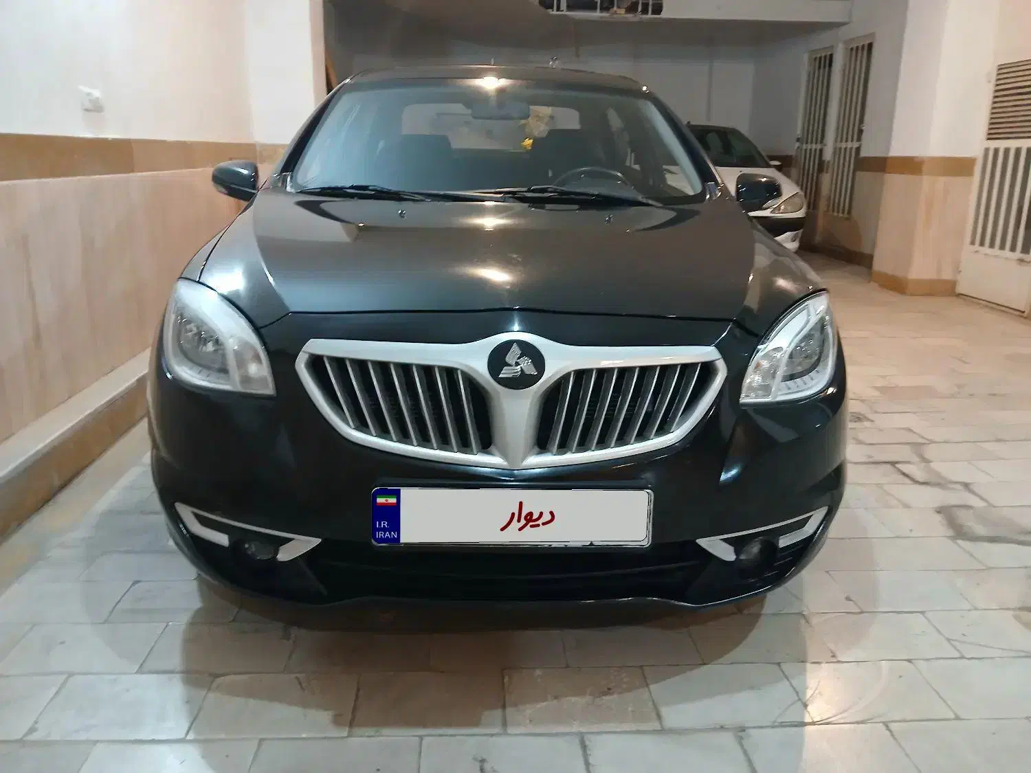 برلیانس ۳۳۰ مدل ۹۶ اتوماتیک|خودرو سواری و وانت|اصفهان, بهار آزادی|دیوار