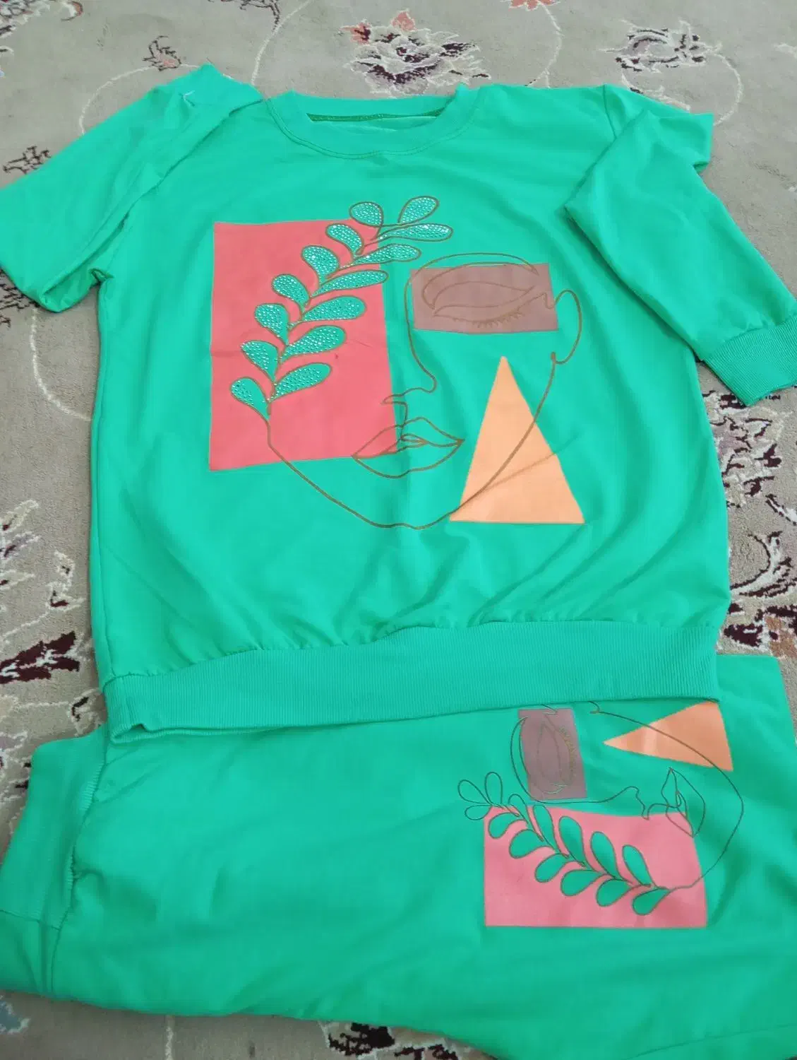 شلوار لی و تعدادی لباس دخترانه|لباس|گلبهار, شهر جدید گلبهار|دیوار