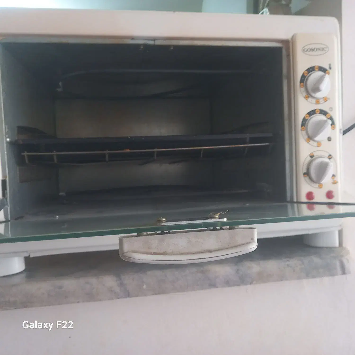 یک عدد توستر سالم و تلویزیون ۲۱ اینچ ال جی|تلویزیون و پروژکتور|مشهد, طلاب|دیوار