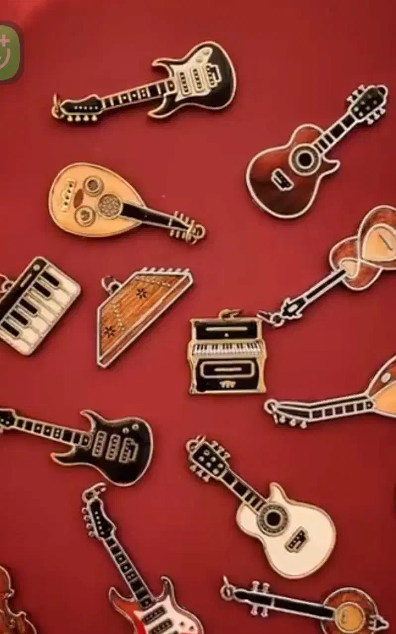 آویز و گردن بند هدیه(گالری تخصصی موسیقی)|بدلیجات|شیراز, شاهچراغ|دیوار