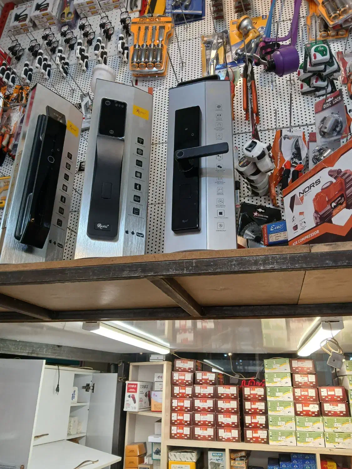 کلید سازی امیر شبانه روزی (۱۰دقیقه در محل)|خدمات پیشه و مهارت|تبریز, |دیوار