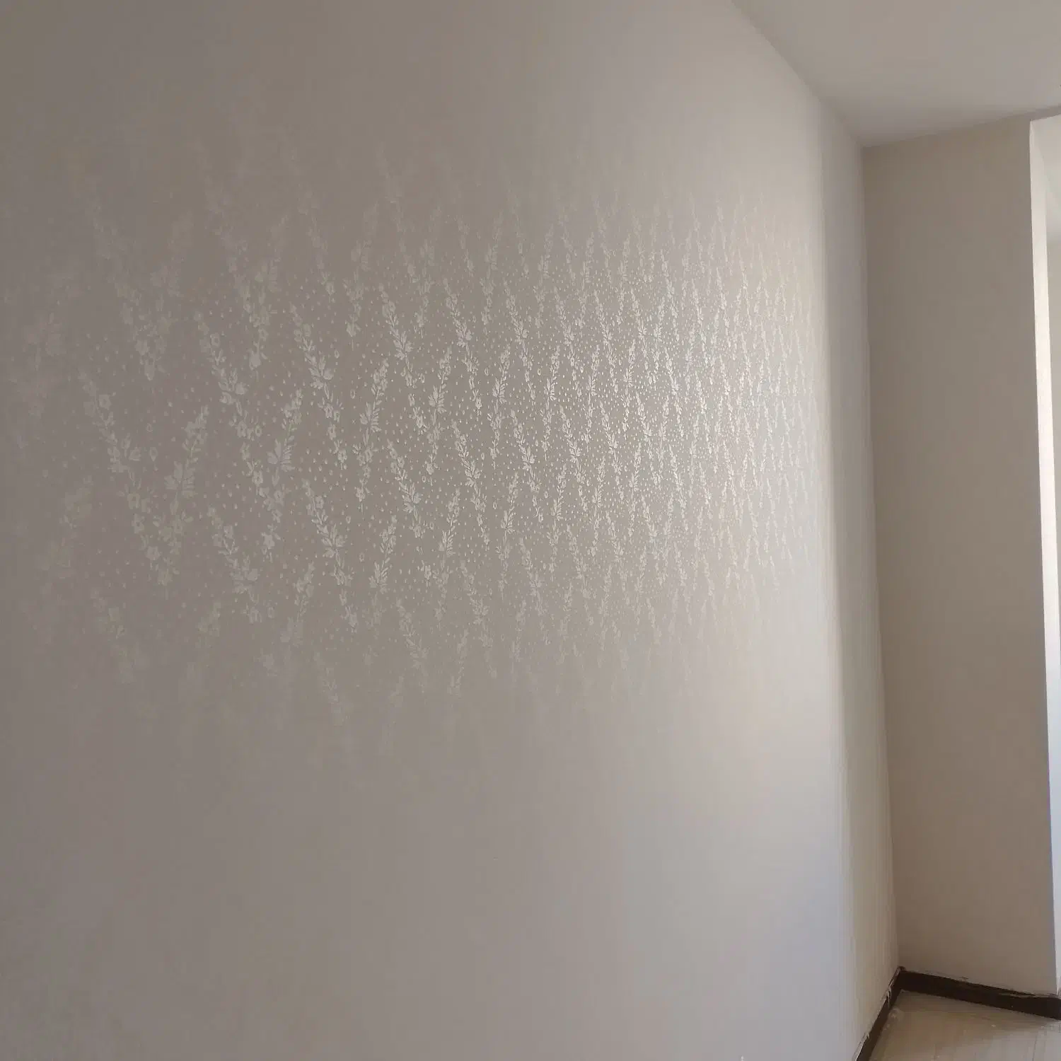 نقاشی طرح کاغذدیواری با بهترین کیفیت|خدمات پیشه و مهارت|کرج, حصارک بالا|دیوار