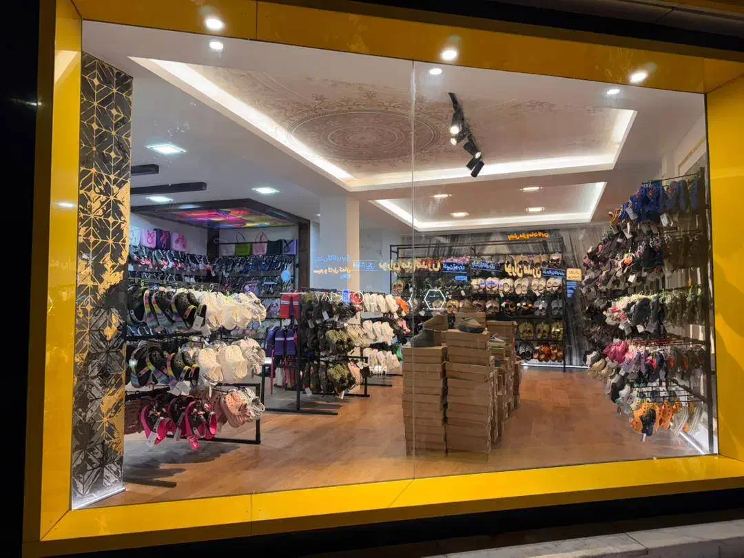 استخدام فروشنده خانم|استخدام بازاریابی و فروش|چالوس, |دیوار