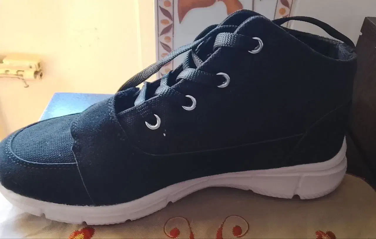 کفش|کیف، کفش، کمربند|زابل, |دیوار